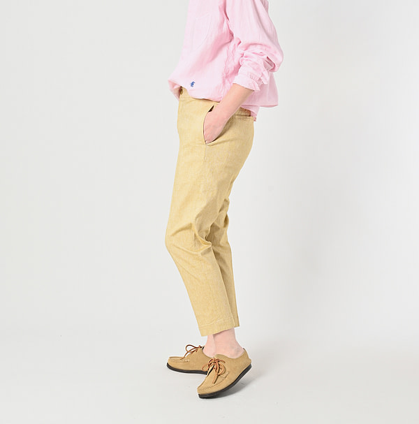 Cotton Linen OX Stretch Sabrina Slacks Female Model