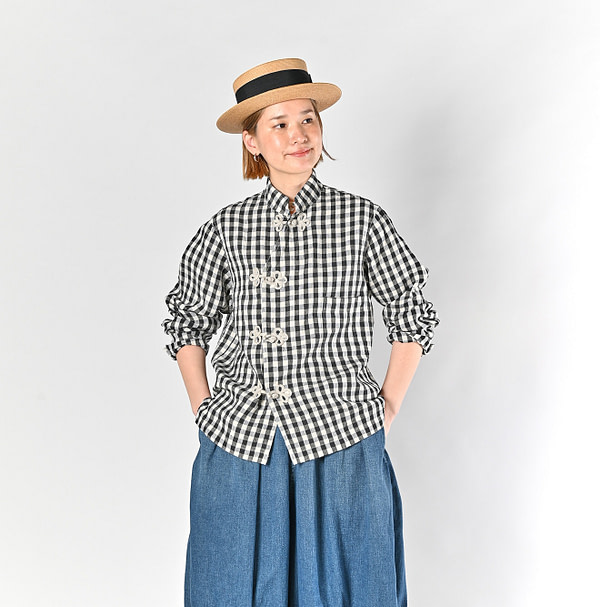 Indian Dozume Linen 908 Clover Knot Shirt Female Model