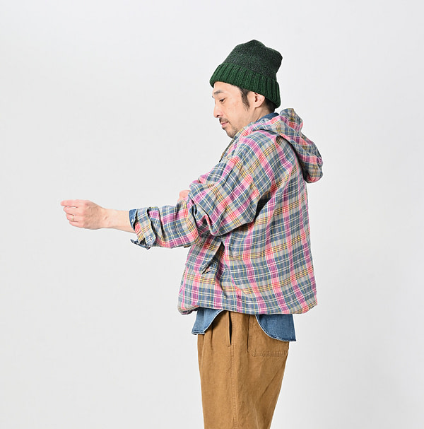 Indian Linen Madras 908 Pull Hoodie Male Model