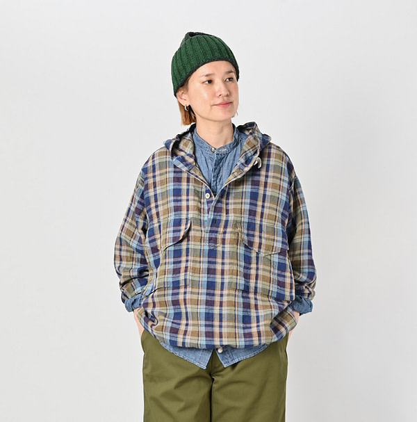 Indian Linen Madras 908 Pull Hoodie Female Model
