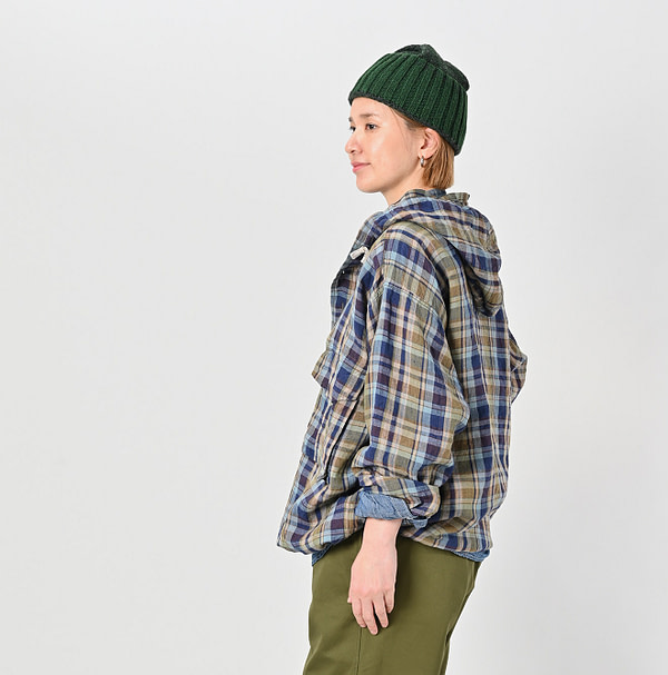 Indian Linen Madras 908 Pull Hoodie Female Model