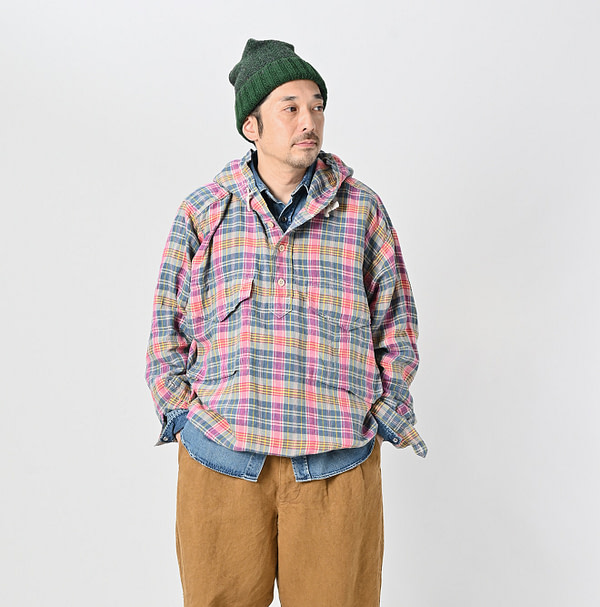Indian Linen Madras 908 Pull Hoodie Male Model