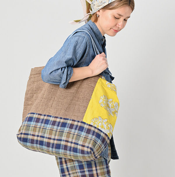 Indian Linen Patchwork Quilting 45 Tote Bag Female Model
