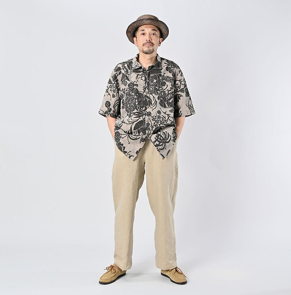 Linen Lotus Print LeiLei Shirt MEN Male Model