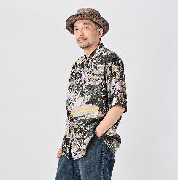 Irie Aloha Print LeiLei Shirt MEN Male Model