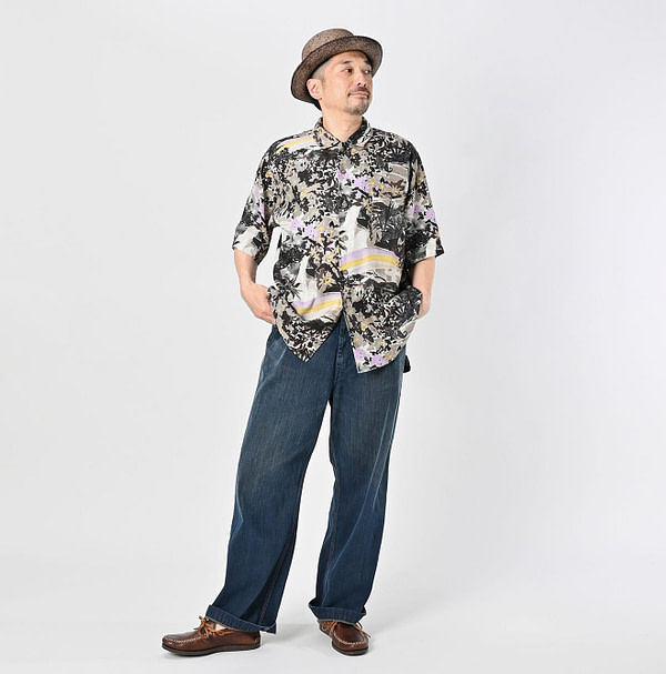 Irie Aloha Print LeiLei Shirt MEN Male Model