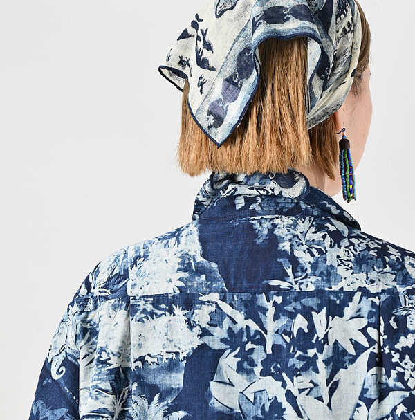 Indigo Irie Aloha Print LeiLei Shirt MEN Detail
