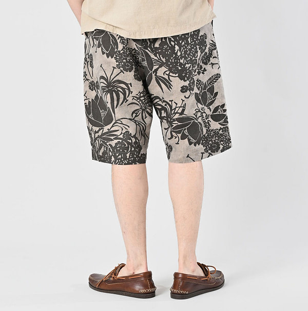 Linen Lotus Print Nîmes Short Pants MEN Male Model