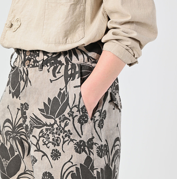 Linen Lotus Print Nîmes Short Pants MEN Detail