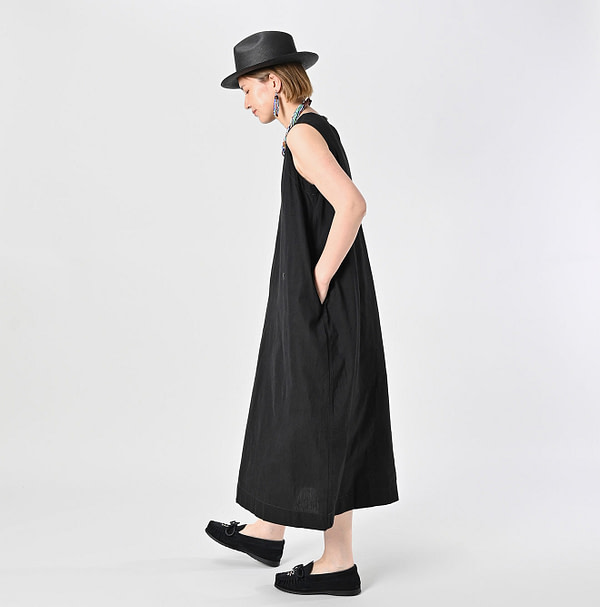 Indian Khadi OX Sleeveless Poyon Dress Female Model
