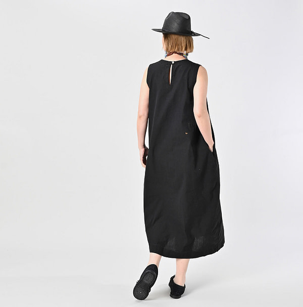 Indian Khadi OX Sleeveless Poyon Dress Female Model
