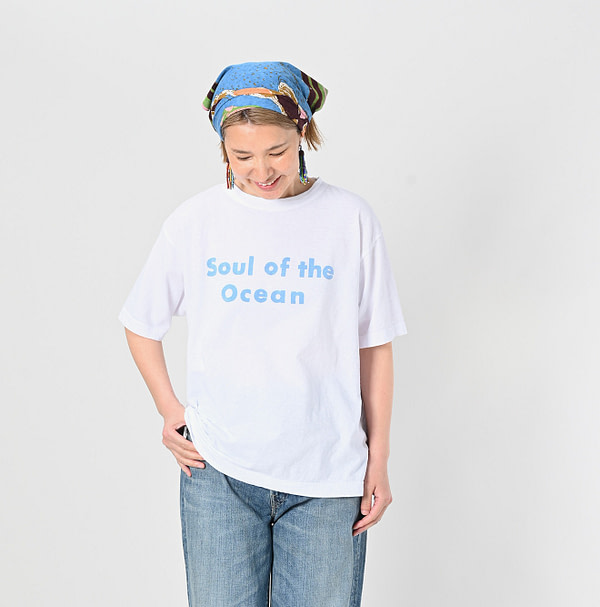Soul of the Mountain Print 908 Ocean T-shirt Female Model