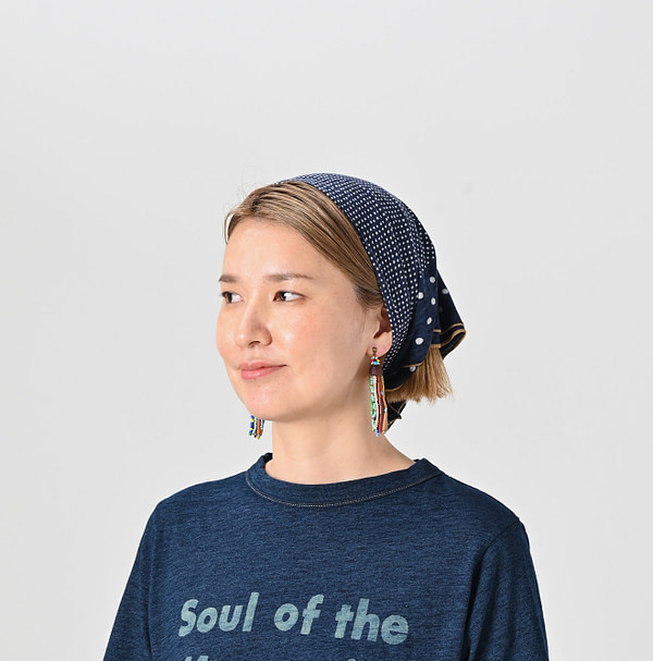 Dark Navy Tenjiku Maru-mitsu Bandana Female Model
