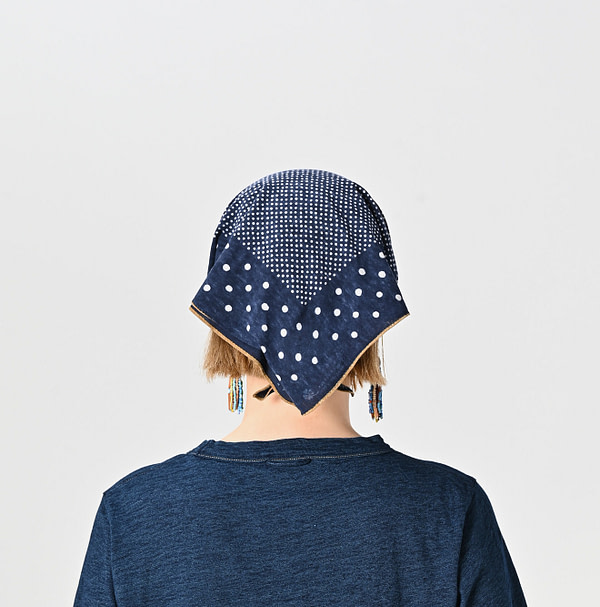 Dark Navy Tenjiku Maru-mitsu Bandana Female Model
