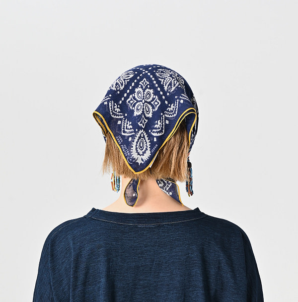 Navy Gauze Ginkgo-tatami Bandana Female Model