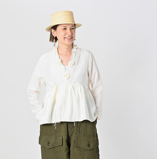 Indian Silk Cache-Coeur Female Model