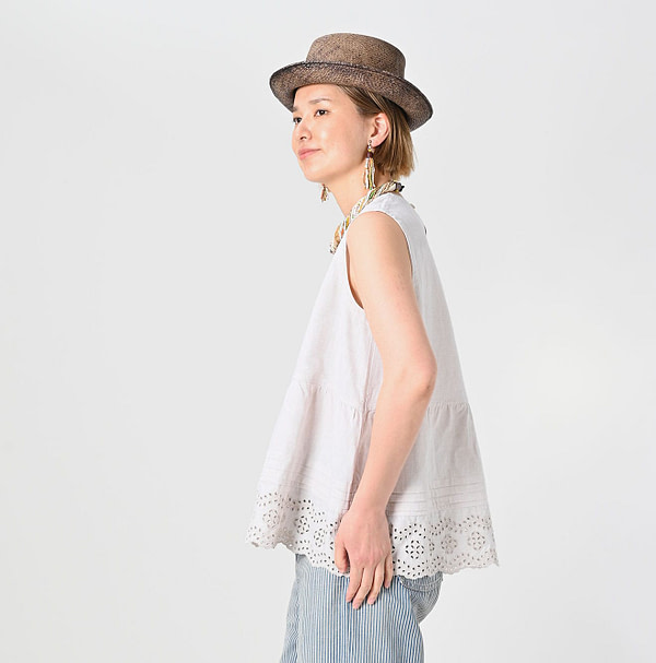 Cotton Linen Chambray Cutwork Camisole Female Model