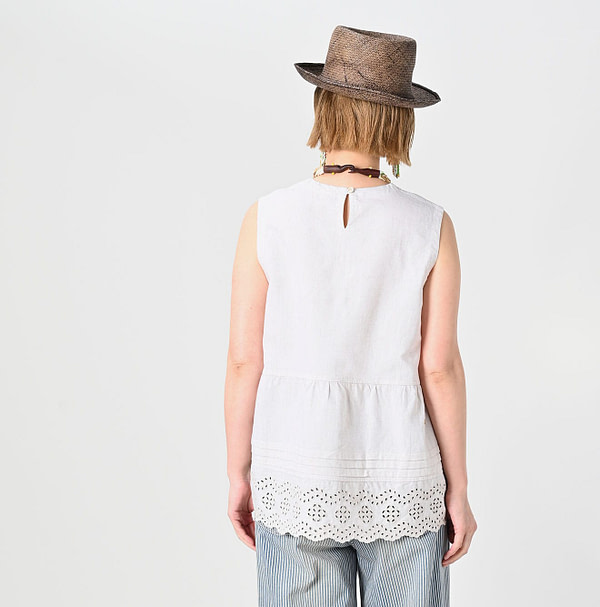 Cotton Linen Chambray Cutwork Camisole Female Model