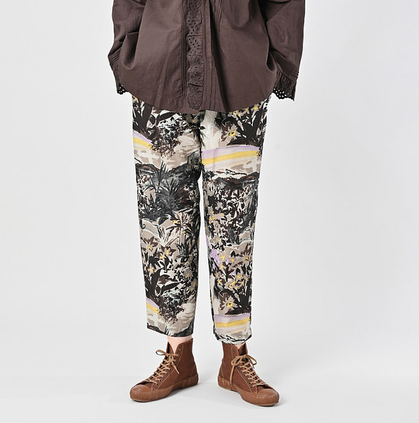 Irie Aloha Print Easy Pants Female Model