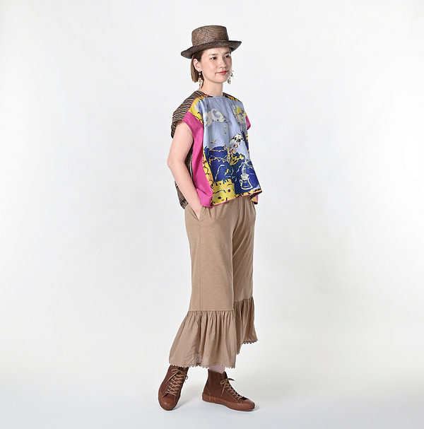 Picture Book Bandana M Camisole Female Model
