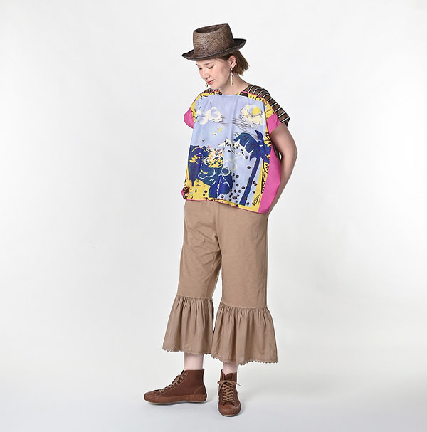 Picture Book Bandana M Camisole Female Model