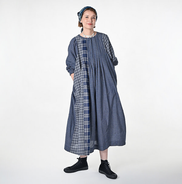 Ai Bleeze Khadi Mix Tuck Dress Female Model
