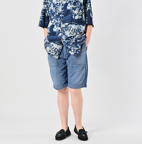 Mon-petit Denim 908 Baker Short Pants Tan Female Model