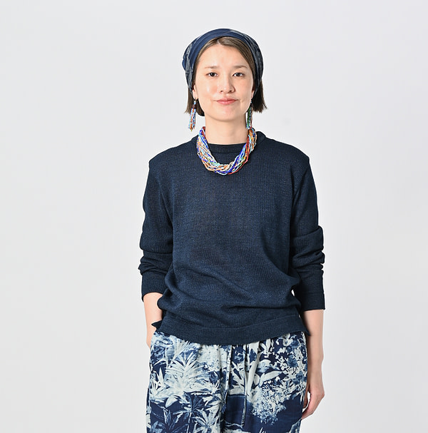 Indigo GIma Knitsew 908 Long Sleeve T-shirt Female Model
