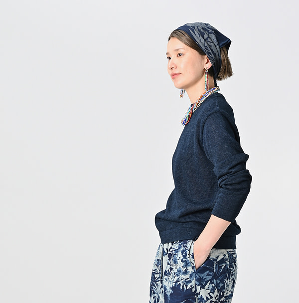 Indigo GIma Knitsew 908 Long Sleeve T-shirt Female Model