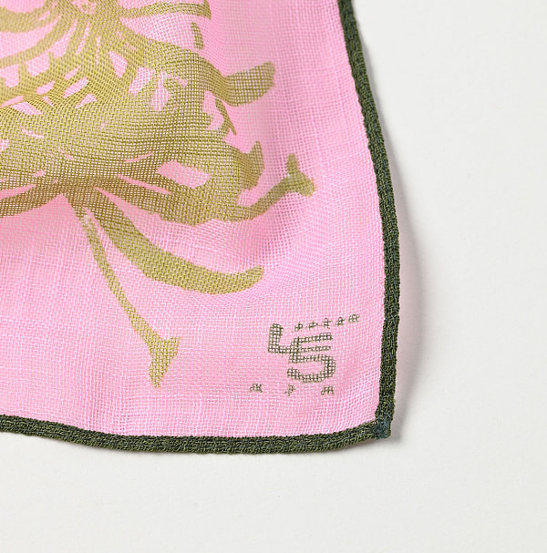 Lotus Print Gauze Bandana Detail