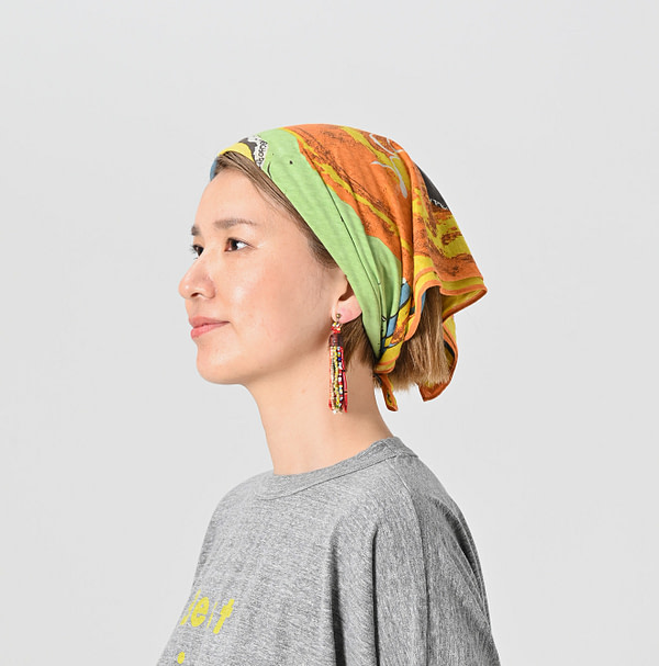 Tenjiku Jamaican Map Bandana Female Model