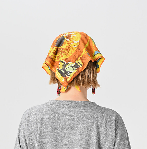 Tenjiku Jamaican Map Bandana Female Model