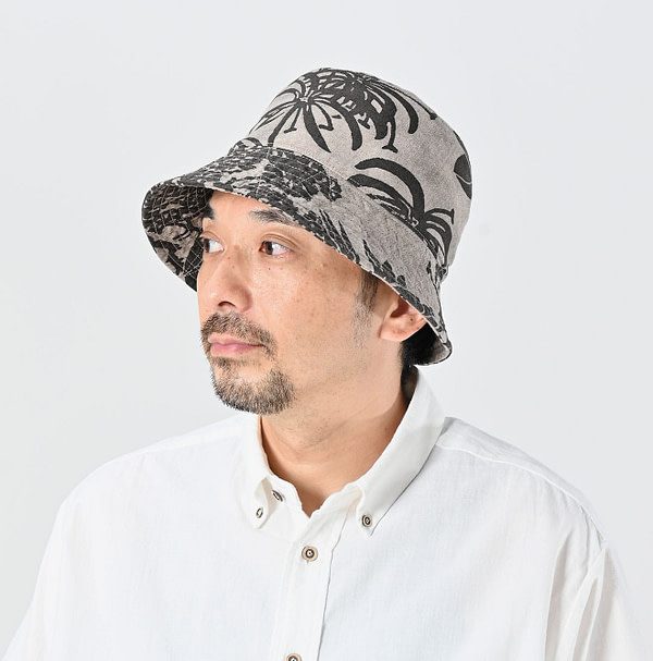 Linen Lotus Print Hat Male Model