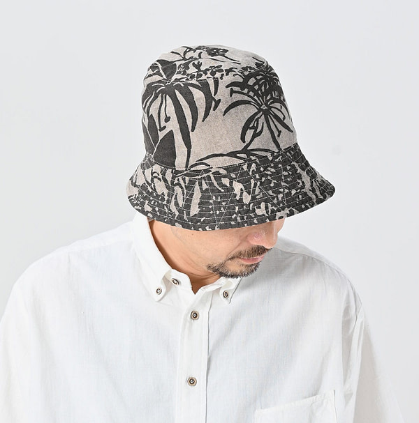 Linen Lotus Print Hat Male Model