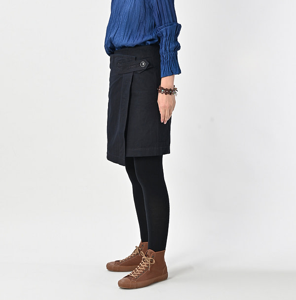 Indigo Duck Mini Tablier Female Model