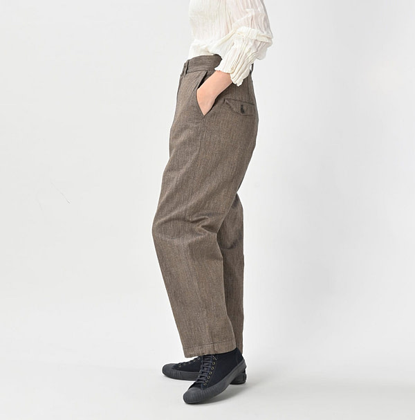 Indigo Mini Herringbone Cotton Tweed 908 Nîmes Pants Female Model