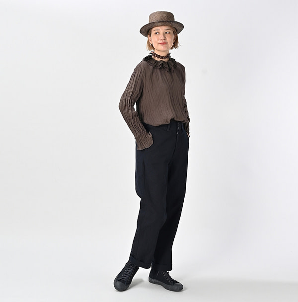 Indigo Duck 908 Nîmes Pant Female Model