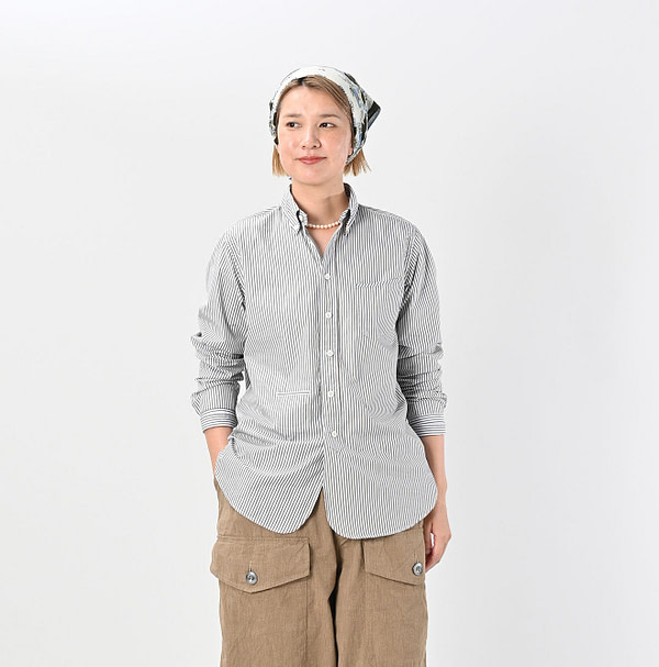 Broadcloth 908 Loafer Button Down Shirt Female Model