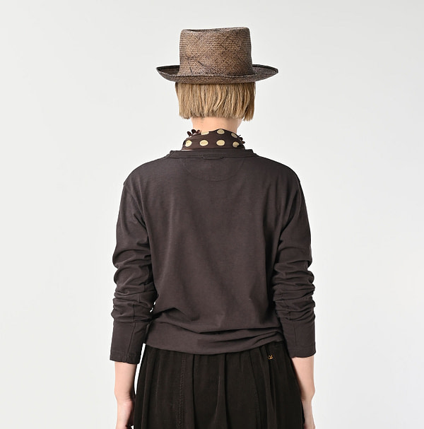 Tenjiku 908 Long Sleeve Ocean T-shirt Dark Female Model