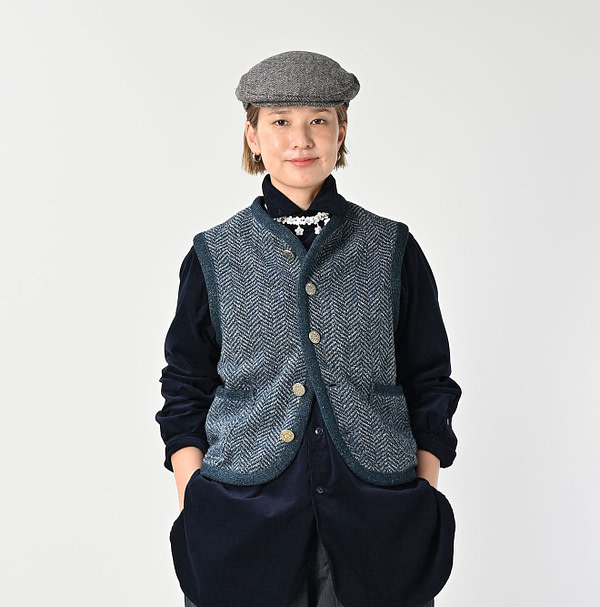 Indigo Herringbone 908 Vest Female Model