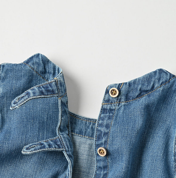 45 Petite Denim Puff Bridge Blouse Detail