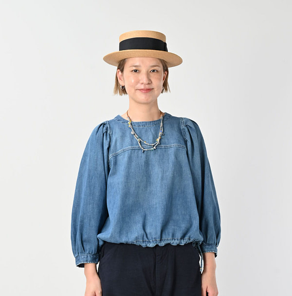 45 Petite Denim Puff Bridge Blouse Female Model
