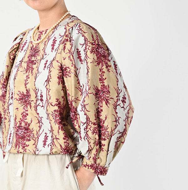 Chandelier Flower Print Puff Bridge Blouse Detail