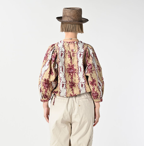 Chandelier Flower Print Puff Bridge Blouse Female Model