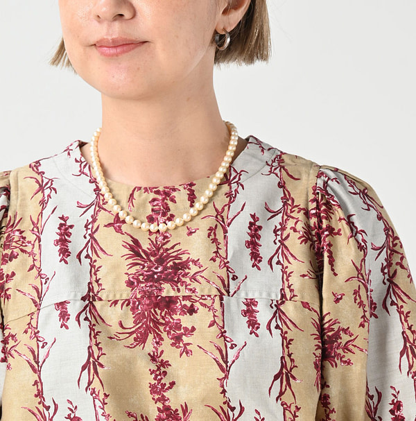 Chandelier Flower Print Puff Bridge Blouse Detail