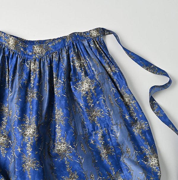 Chandelier Flower Print Puff Apron Skirt Detail