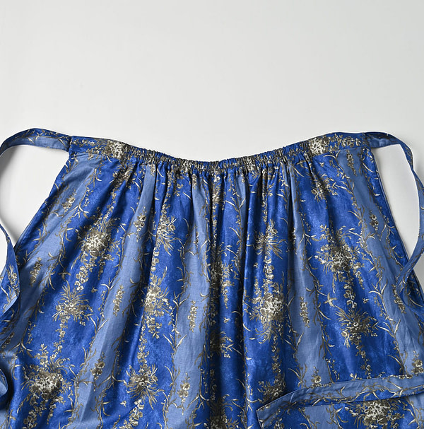 Chandelier Flower Print Puff Apron Skirt Detail