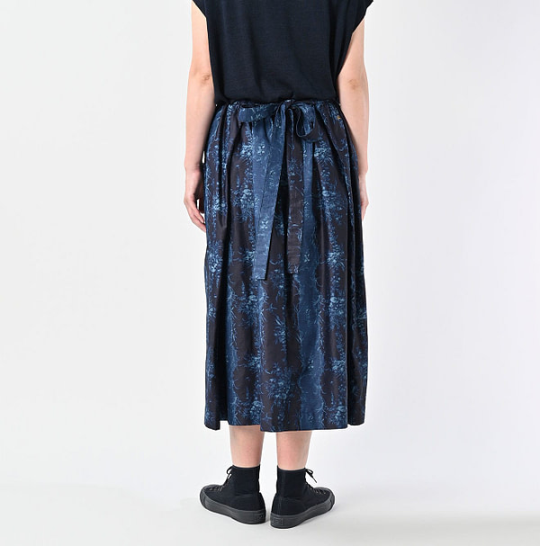 Indigo Chandelier Flower Print Apron Skirt Female Model