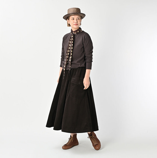 Pin Corduroy Tent Skirt Female Model