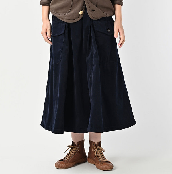 Pin Corduroy Tent Skirt Female Model